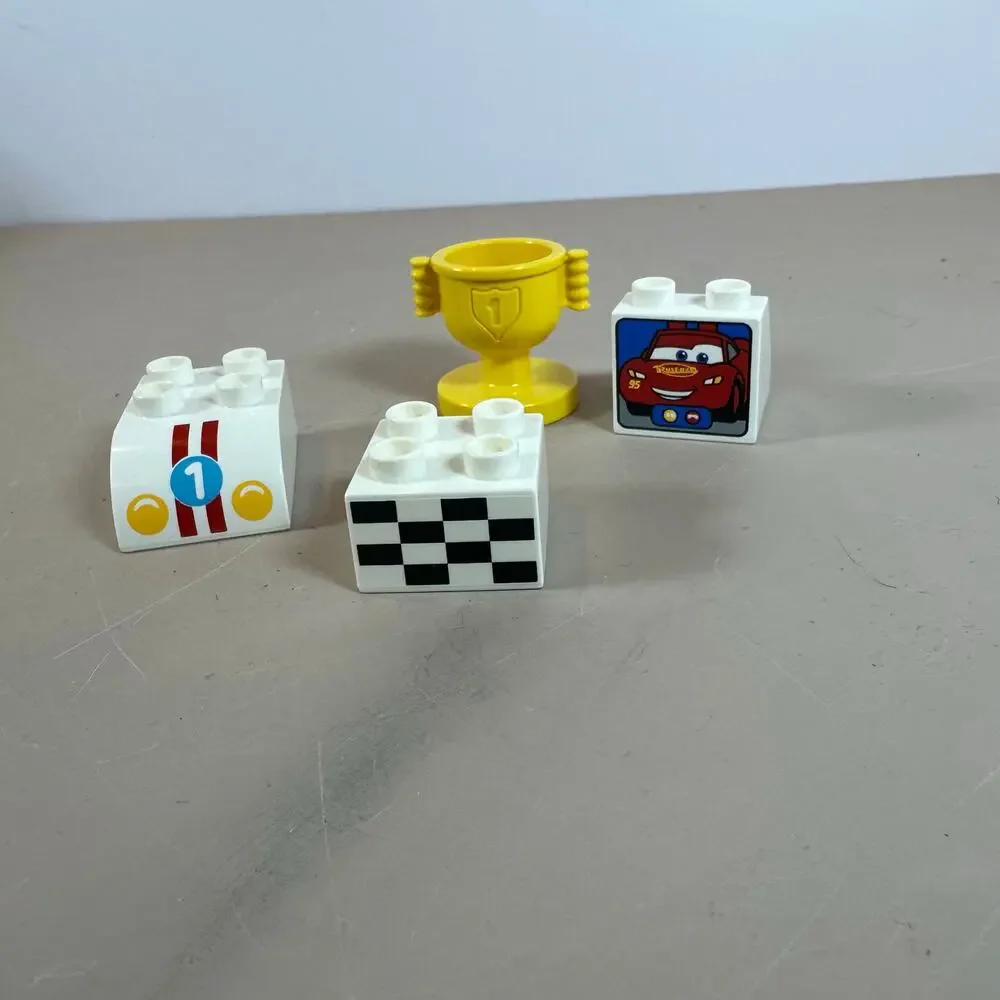4 Duplo Lego Bricks Replacement Pieces Disney Cars Lightning McQueen's Race Day
